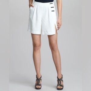Giorgio Armani Pleated Snap-Closure Shorts Size Medium